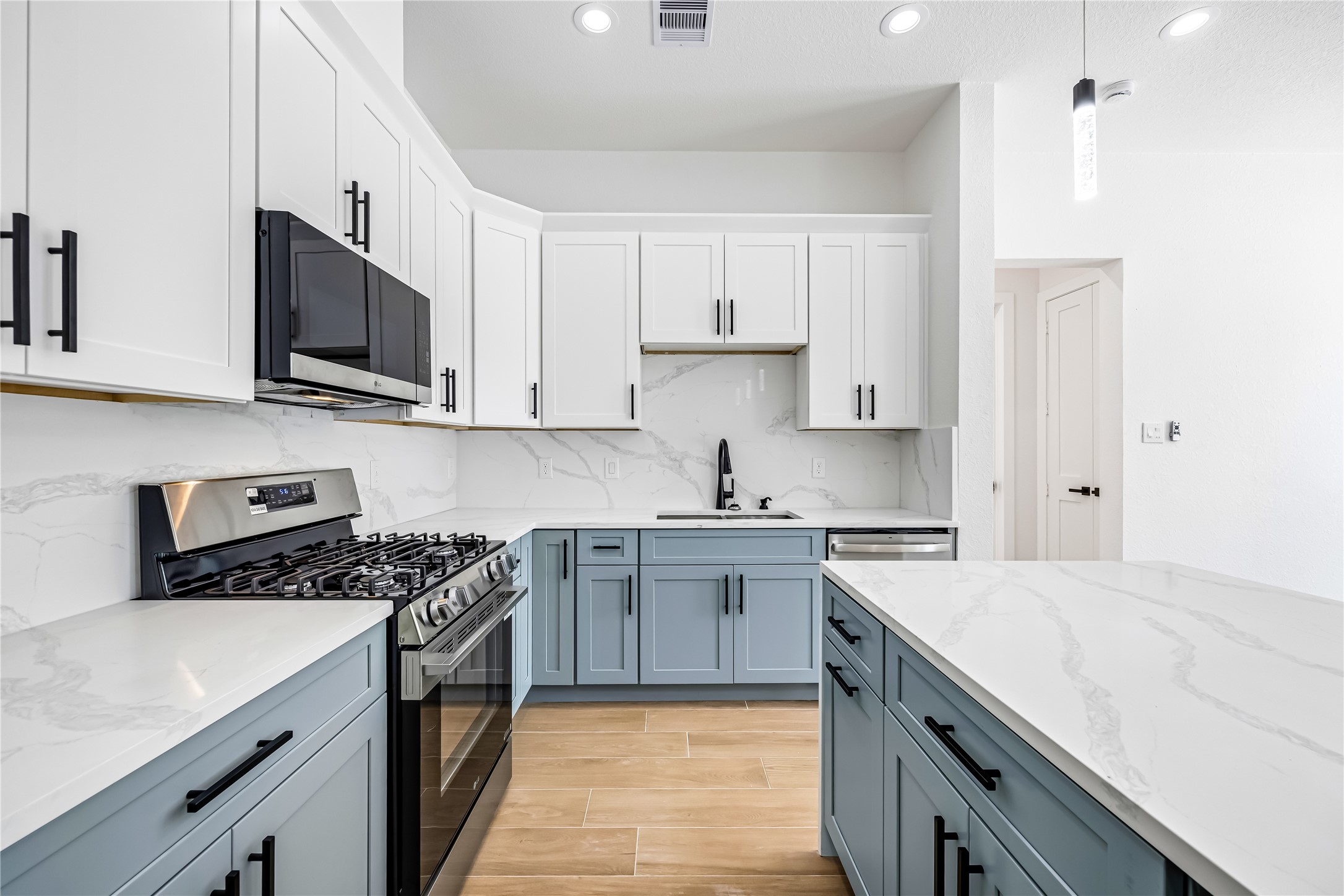 4815 Cruse Road, Unit B Houston, TX 77016 - Photo 5 of 15