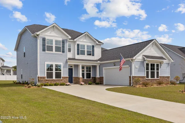 $519,900 | 260 East Red Head Circle, Sneads Ferry, NC 28460