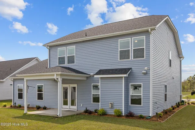 $519,900 | 260 East Red Head Circle, Sneads Ferry, NC 28460