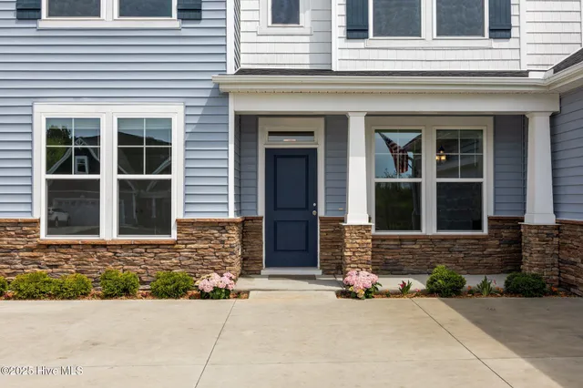 $519,900 | 260 East Red Head Circle, Sneads Ferry, NC 28460