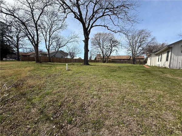$150,000 | 806 North Washington Avenue, Bryan, TX 77803