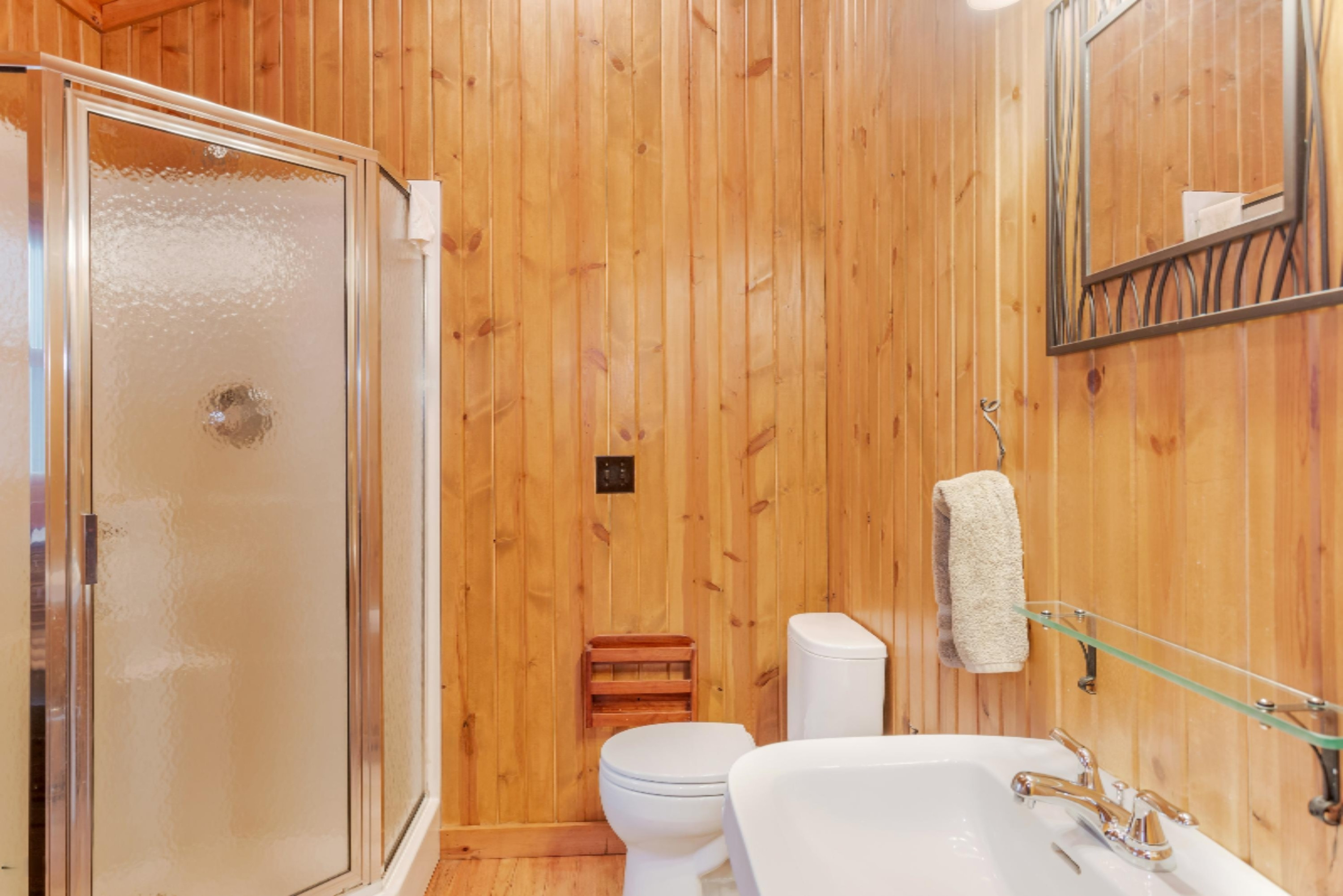 1961 Camp Madron Road, Unit 31 Buchanan, MI 49107 - Photo 11 of 36 11_31CampMadronRoad_13_MasterBathroom_Hi