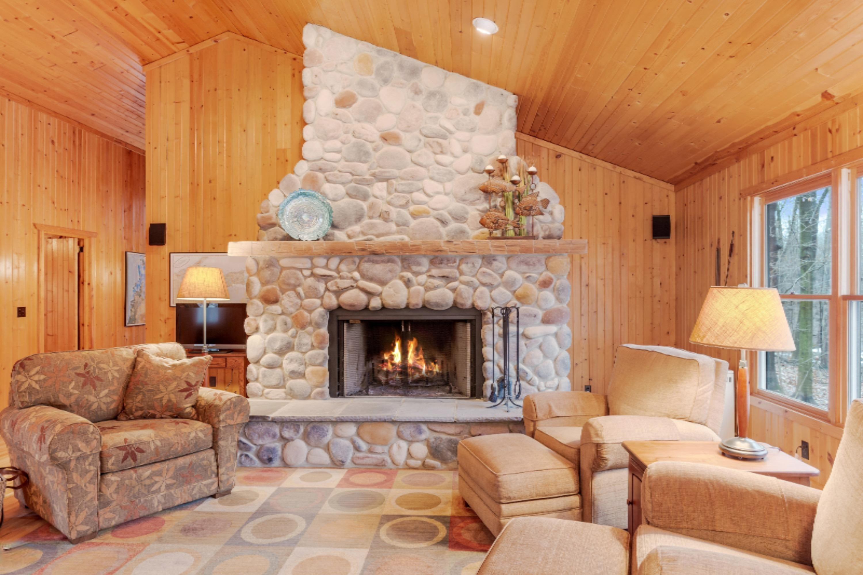1961 Camp Madron Road, Unit 31 Buchanan, MI 49107 - Photo 2 of 36 04_31CampMadronRoad_10001_LivingRoom_HiR