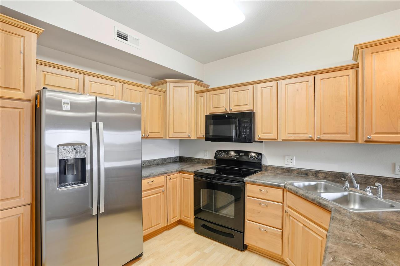 1092 Walnut Avenue, Unit 114 BLD D Riverside, IA 52327 - Photo 6 of 24 Gallery Image 6