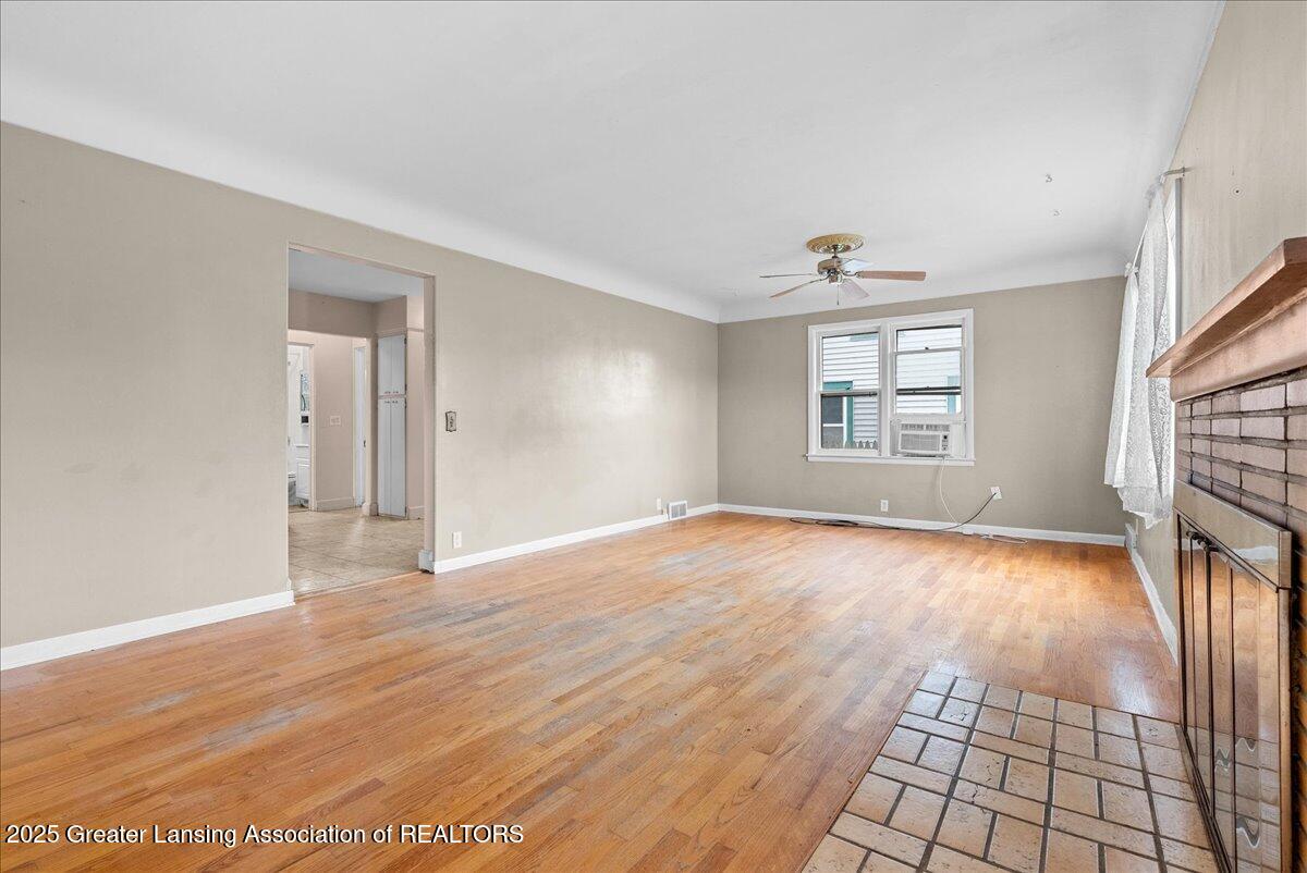 629 East Cavanaugh Road Lansing, MI 48910 - Photo 6 of 32 05-Media Jett - 02