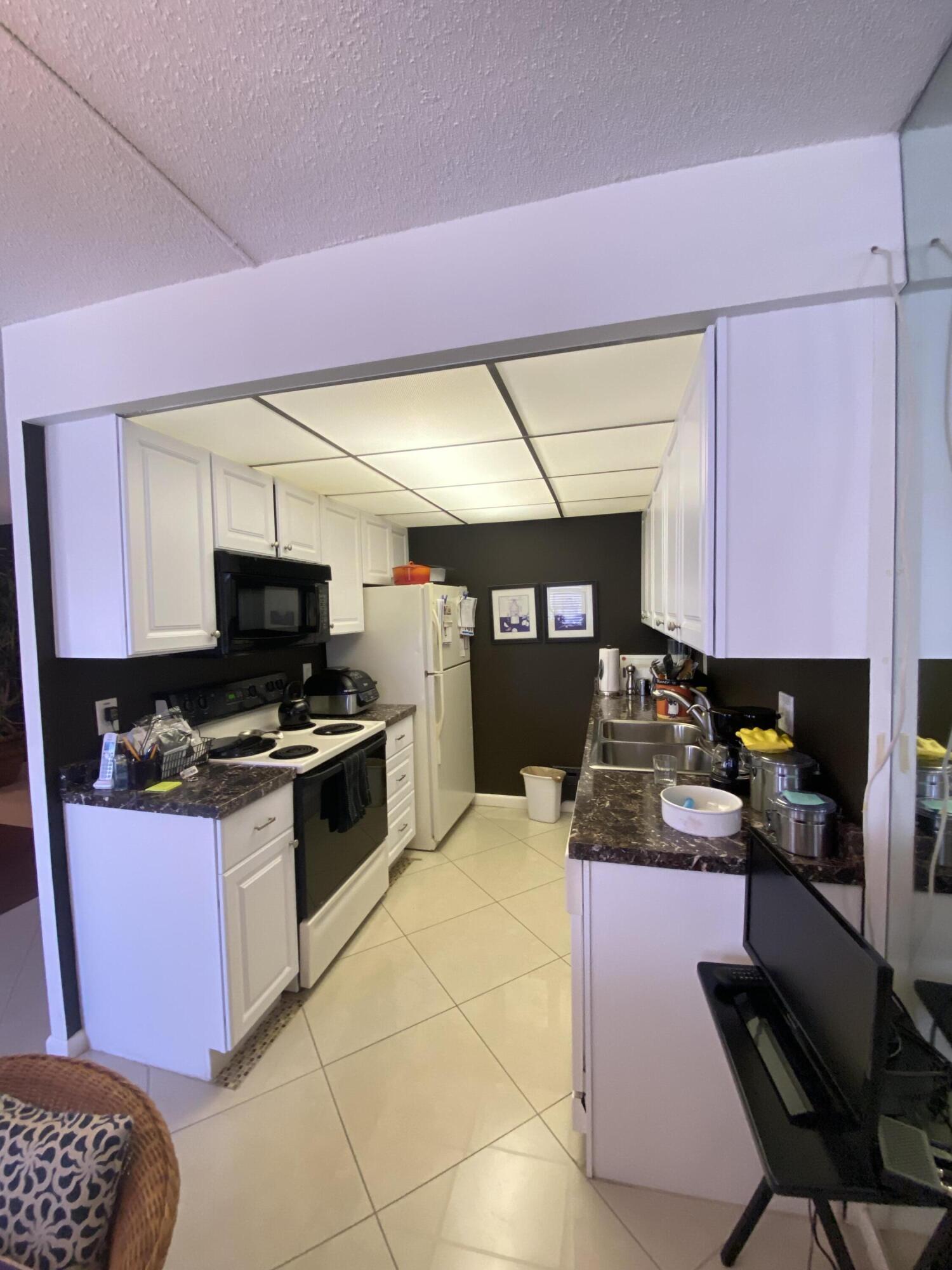 3033 Exeter, Unit 3033 Boca Raton, FL 33434 - Photo 3 of 15 IMG-1690