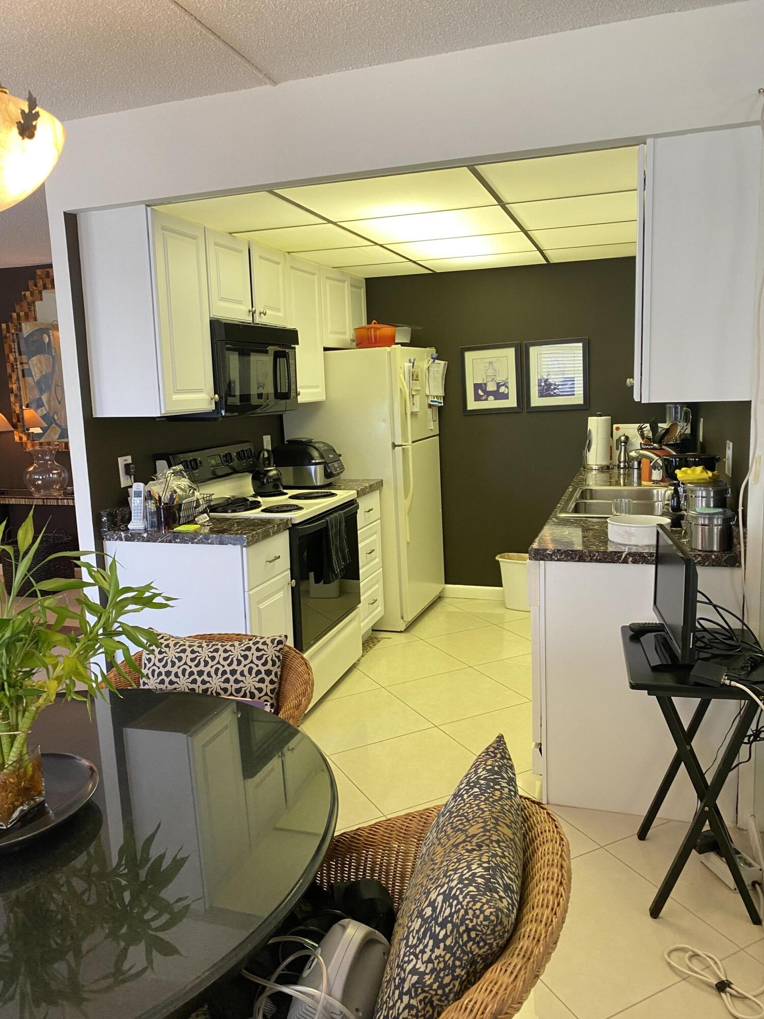 3033 Exeter, Unit 3033 Boca Raton, FL 33434 - Photo 4 of 15 IMG-1691