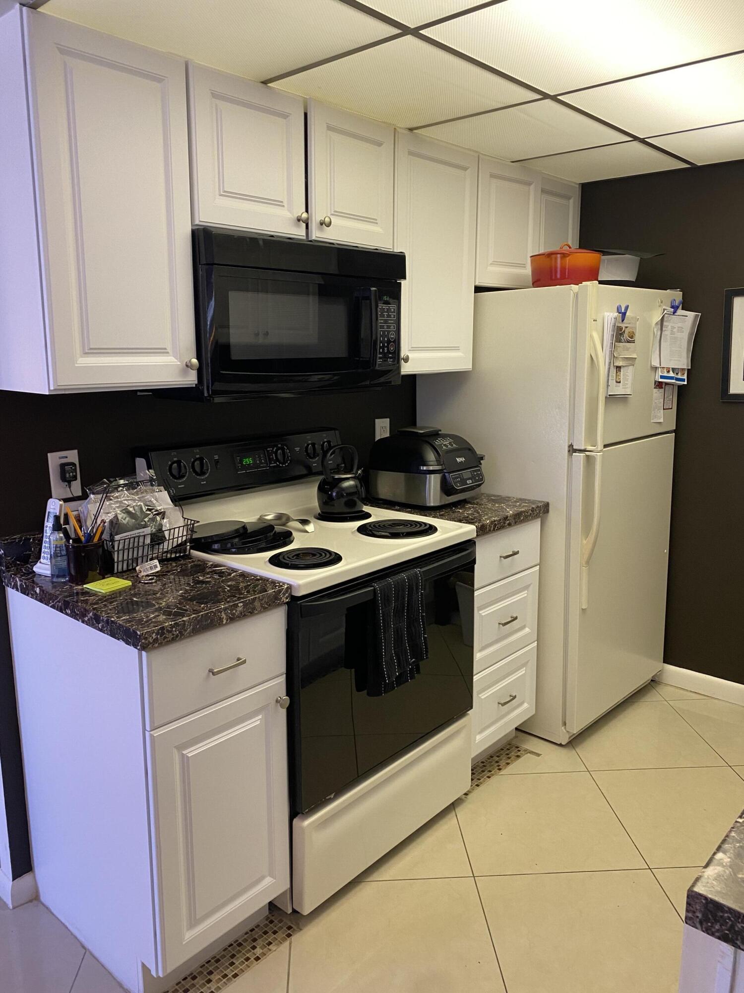 3033 Exeter, Unit 3033 Boca Raton, FL 33434 - Photo 5 of 15 IMG-1692