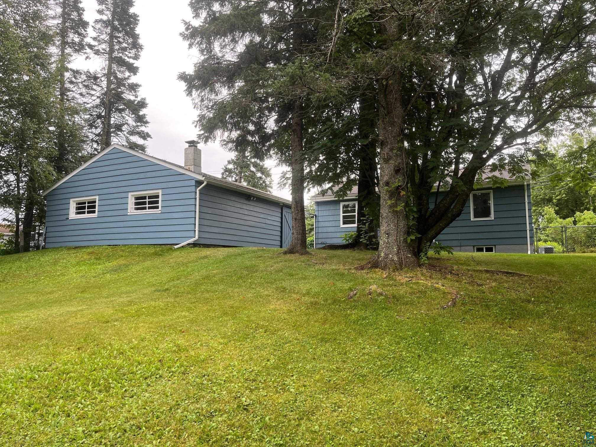 2025 Anderson Road Duluth, MN 55811 - Photo 18 of 19 View of yard