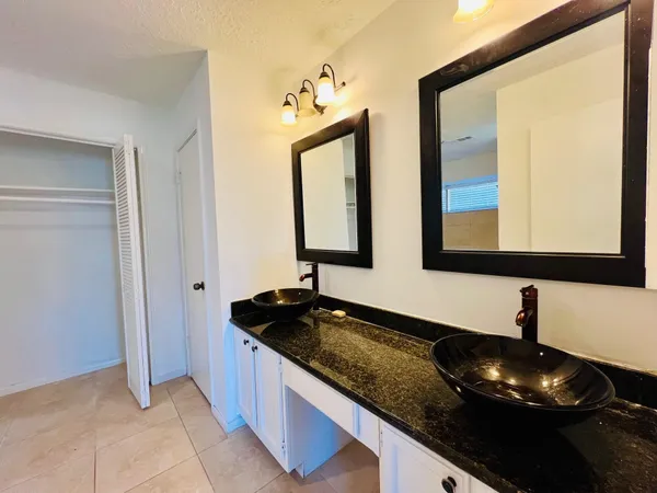 $1,900 | 11714 Spring Grove Drive, Houston, TX 77099