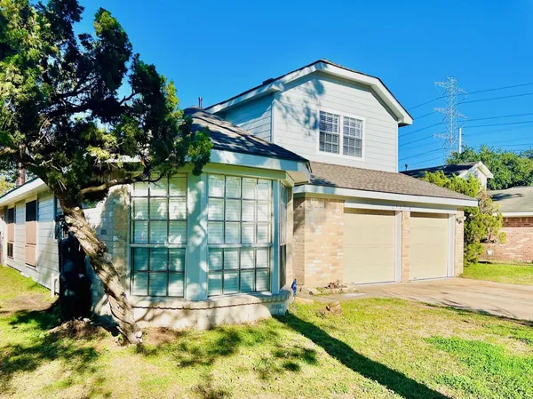 $1,900 | 11714 Spring Grove Drive, Houston, TX 77099