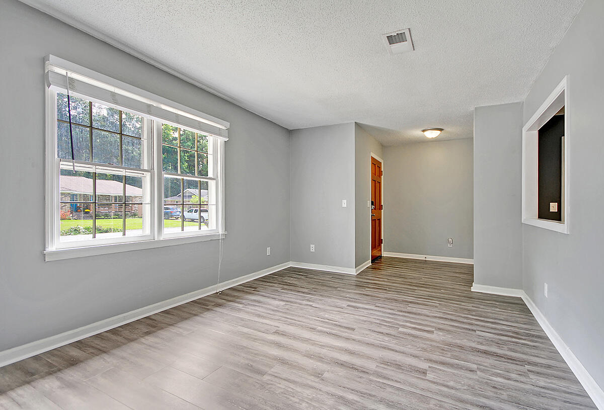 307 Heber Road Summerville, SC 29485 - Photo 5 of 31 CREM_307 Heber_014