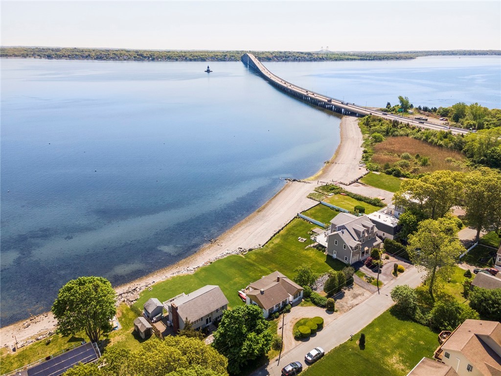 26 Riptide Drive North Kingstown, RI 02874 - Photo 2 of 38