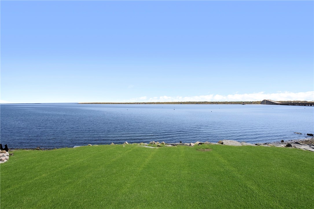 26 Riptide Drive North Kingstown, RI 02874 - Photo 5 of 38