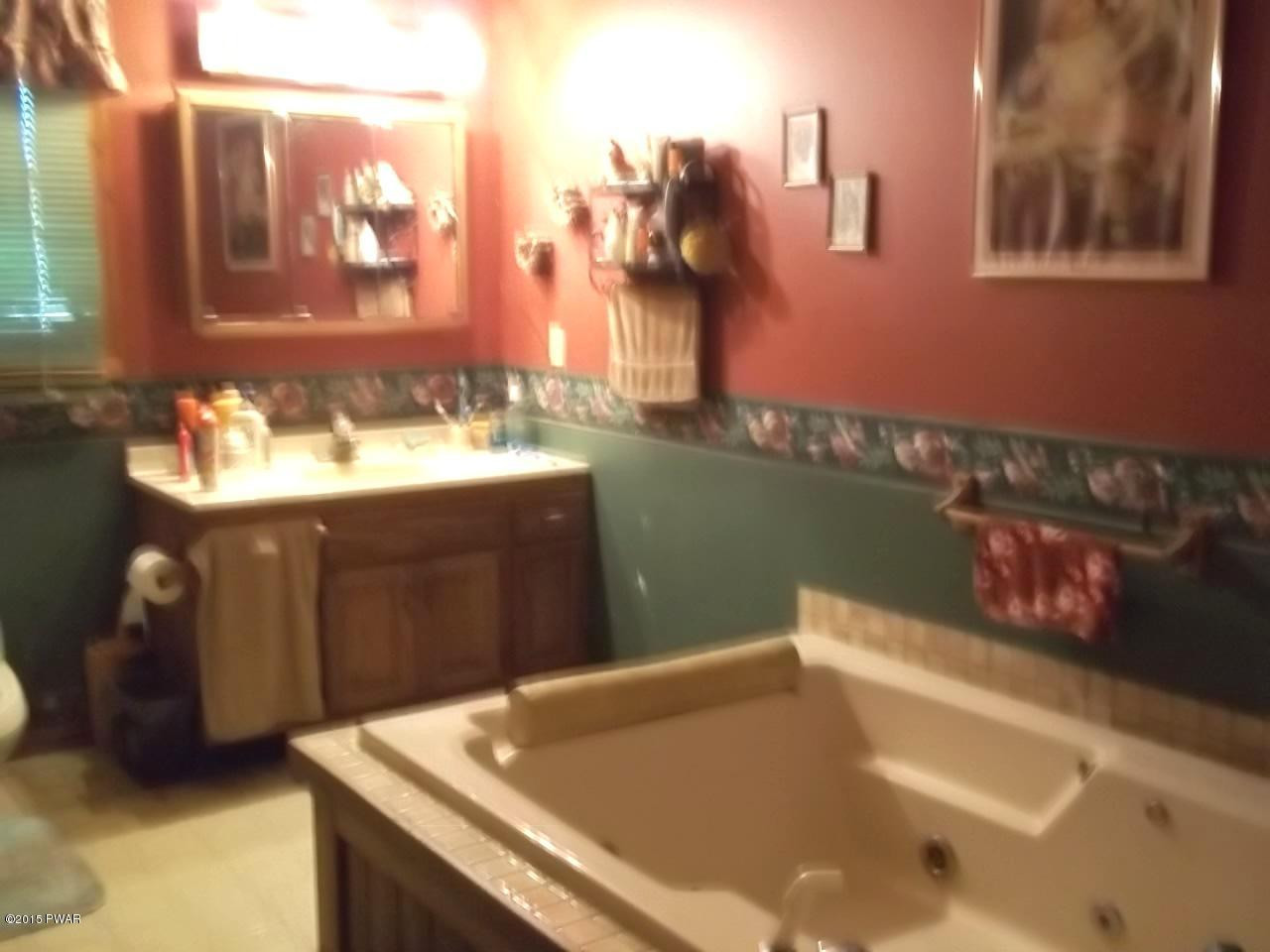 121 Frenchtown Road Shohola, PA 18458 - Photo 15 of 29