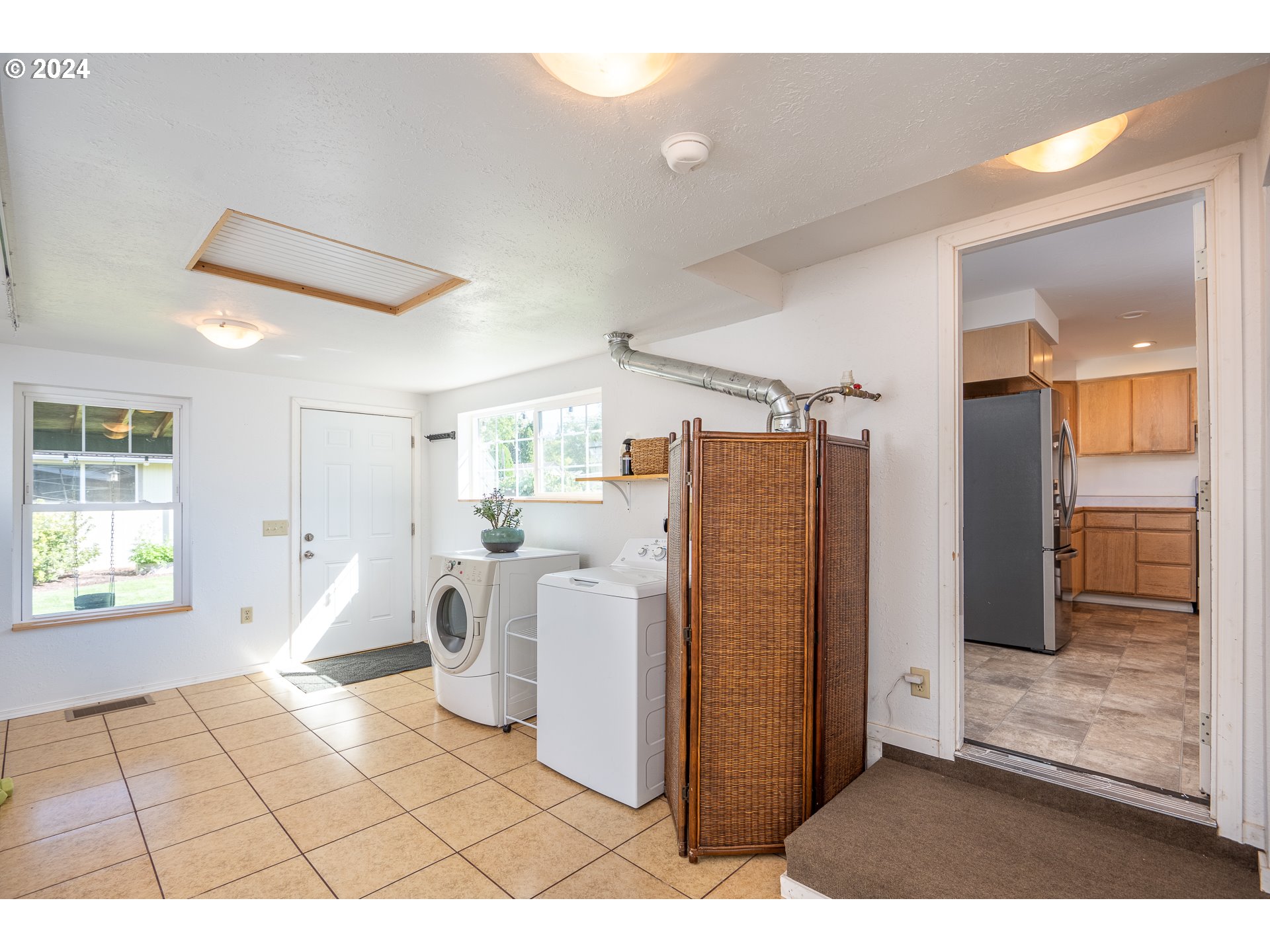 1039 4th Street Springfield, OR 97477 - Photo 15 of 24