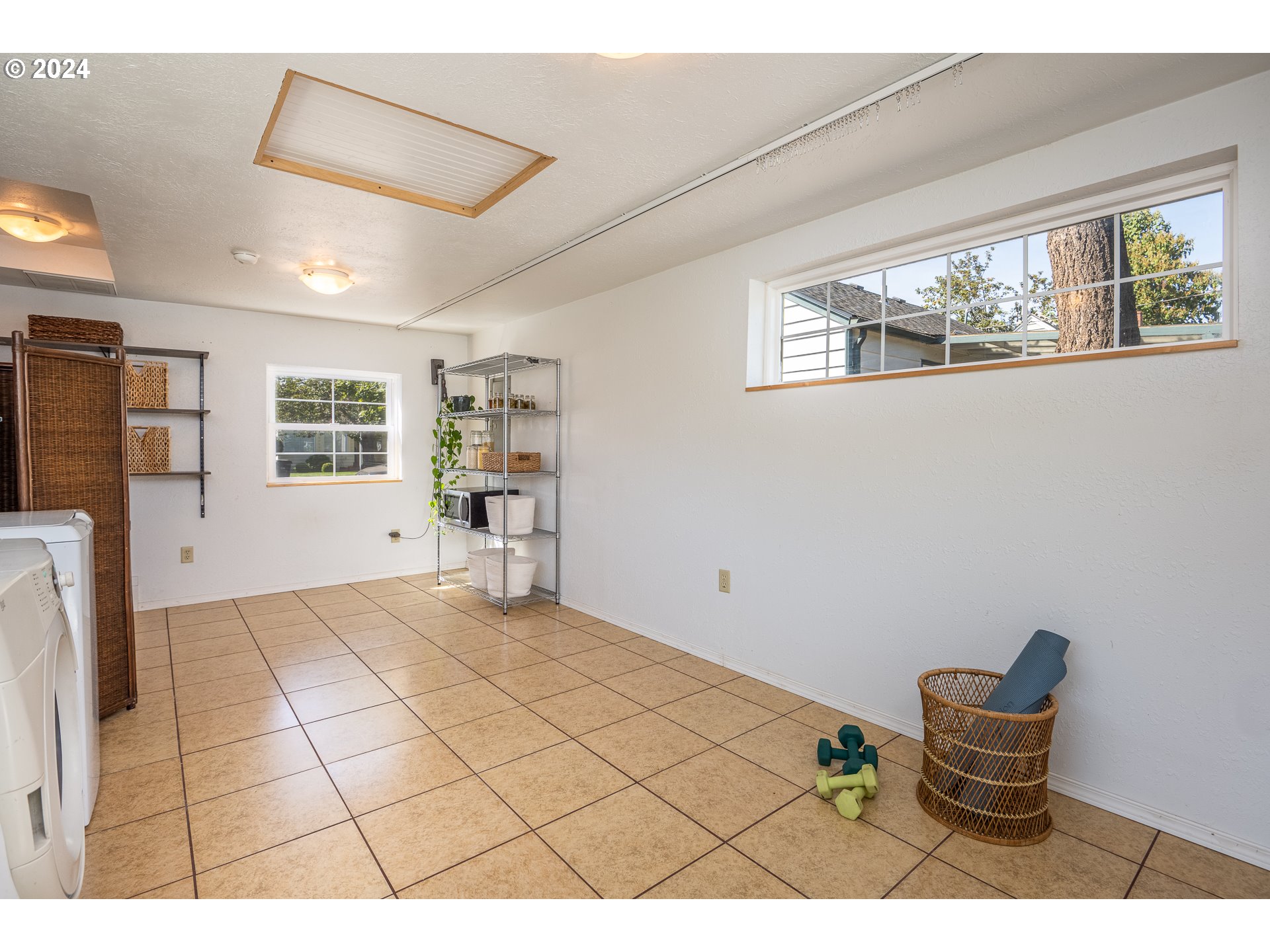 1039 4th Street Springfield, OR 97477 - Photo 16 of 24