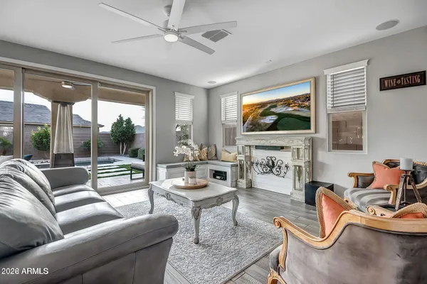 $3,595 | 517 Balao Drive, Phoenix, AZ 85085