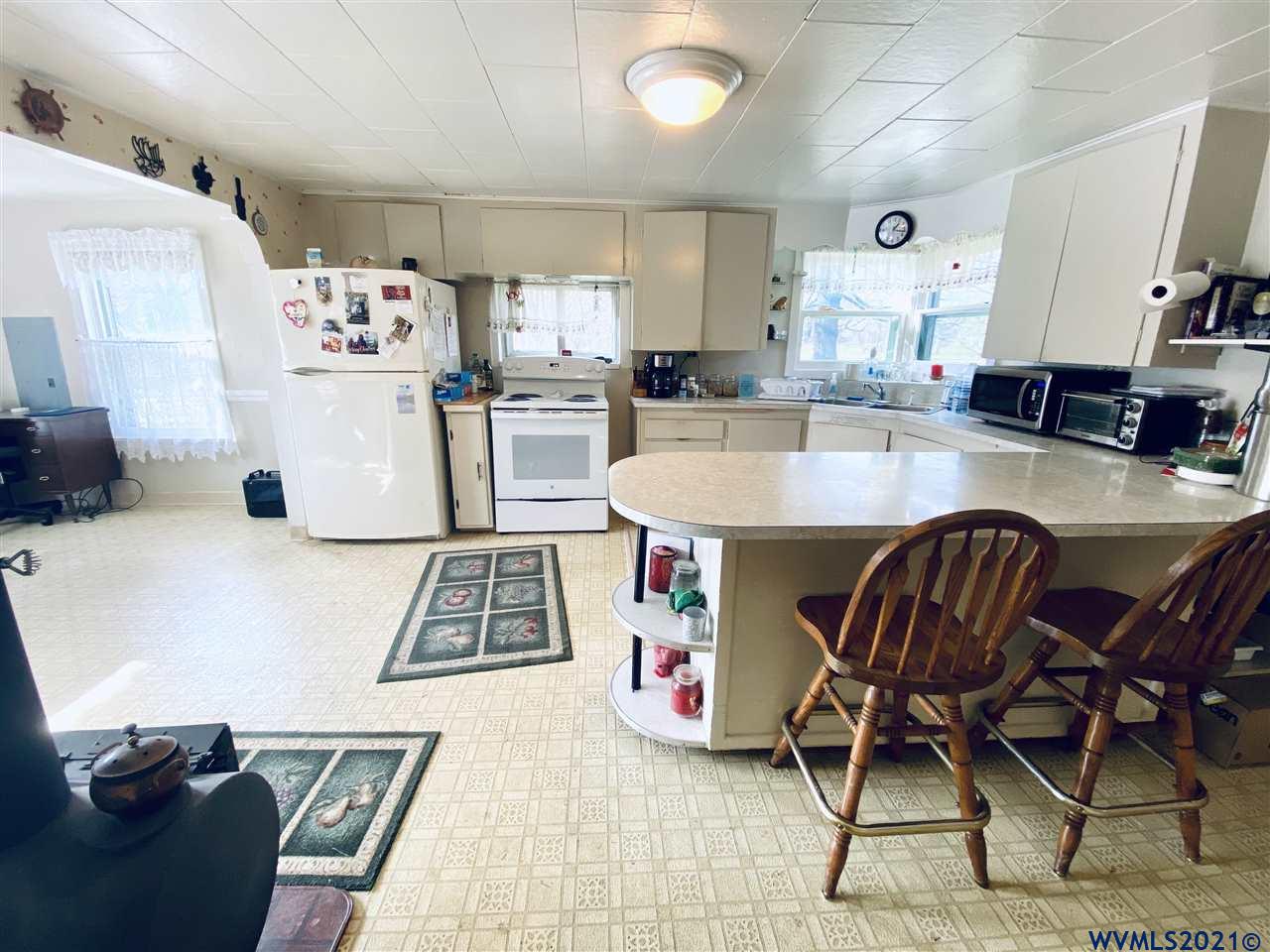 23245 North Fork Road Lyons, OR 97358 - Photo 13 of 26 Gallery Image 13