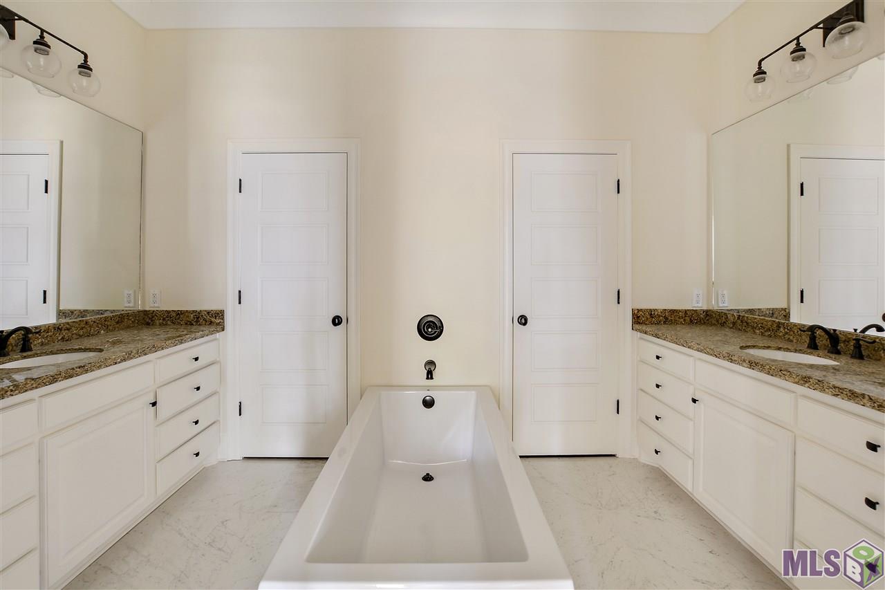 2039 Rue Venelle Baton Rouge, LA 70808 - Photo 16 of 28