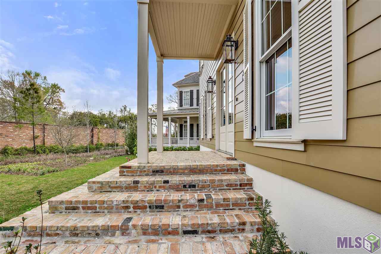 2039 Rue Venelle Baton Rouge, LA 70808 - Photo 3 of 28