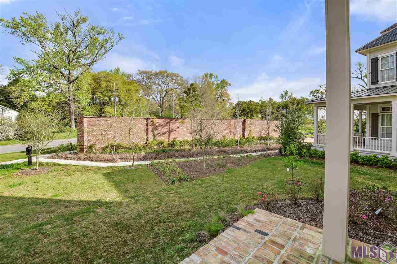 2039 Rue Venelle Baton Rouge, LA 70808 - Photo 8 of 28