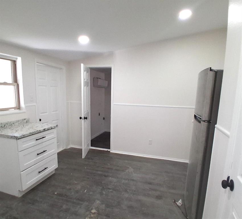 516 Forrest Lane Denison, TX 75021 - Photo 7 of 16 walk in closet with window