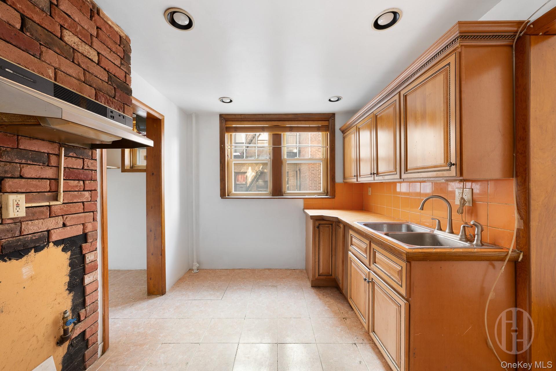 27 Locust Avenue, Unit 2S New Rochelle, NY 10801 - Photo 6 of 15