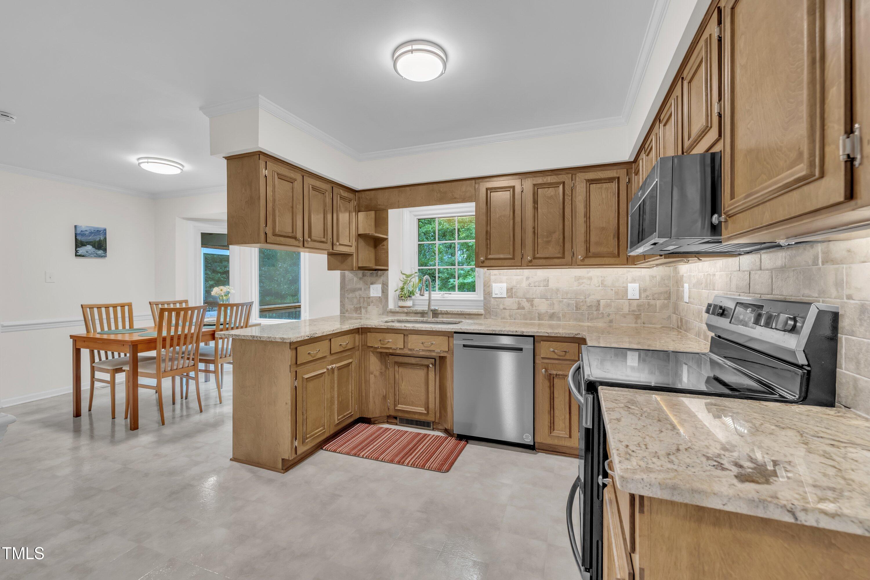 7405 Chippenham Court Raleigh, NC 27613 - Photo 9 of 52 7405 Chippenham-24