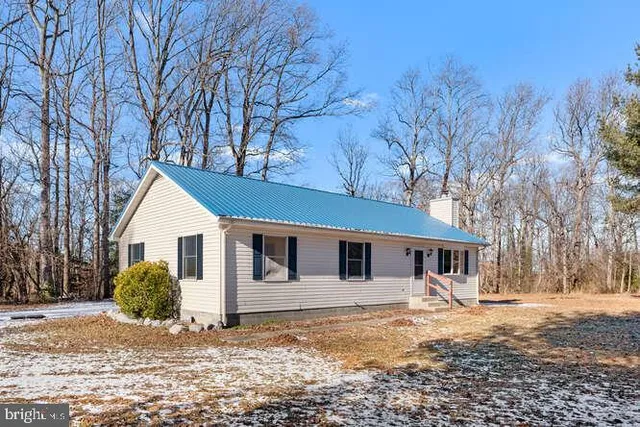 $350,000 | 285 Tuxedo Lane, Woodside, DE 19980