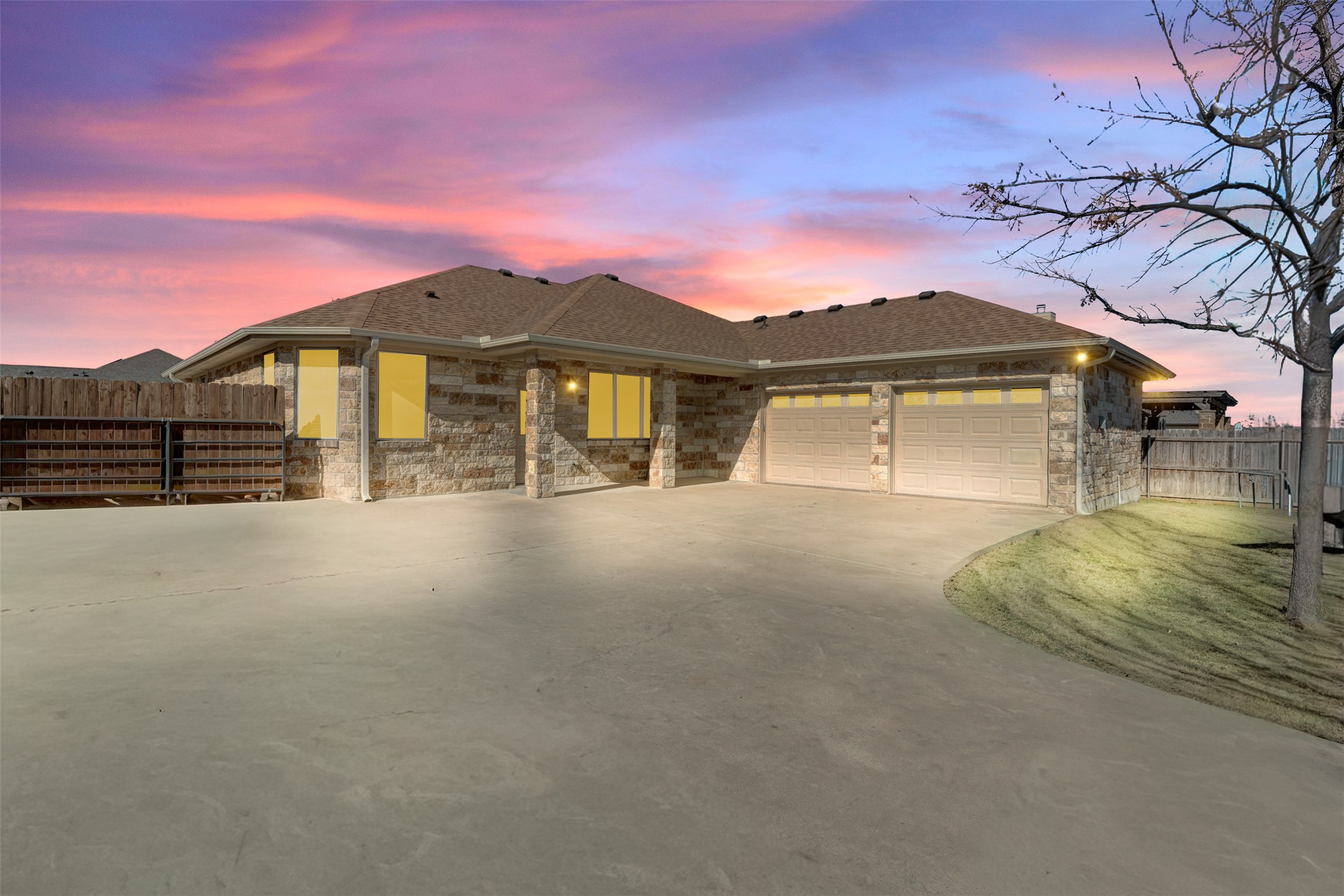 100 Magan Lane Jarrell, TX 76537 - Photo 28 of 32 a front view of a house with a yard