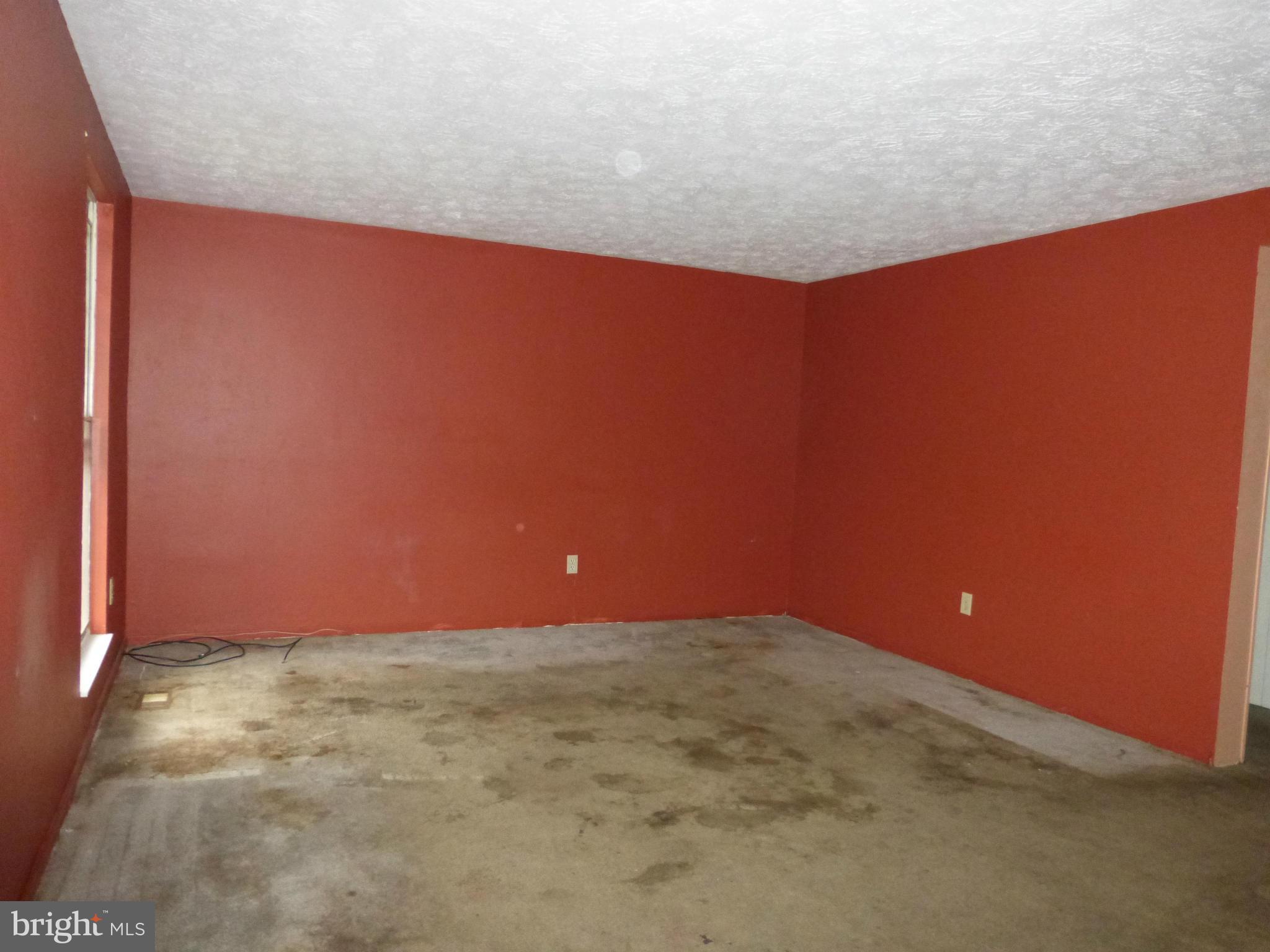 410 Heather Ridge Drive Frederick, MD 21702 - Photo 3 of 15 Living Room