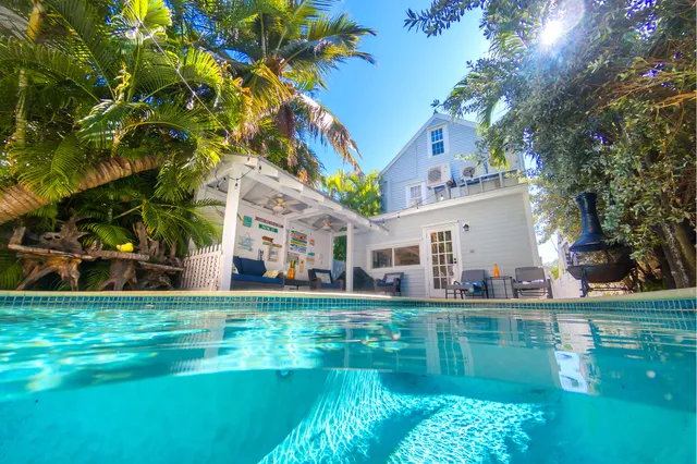$1,945,000 | 421 United Street, Key West, FL 33040
