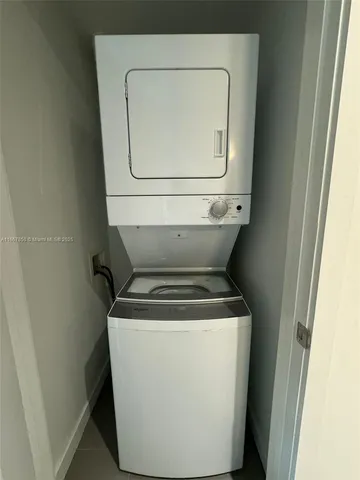 a close up view of washer and dryer