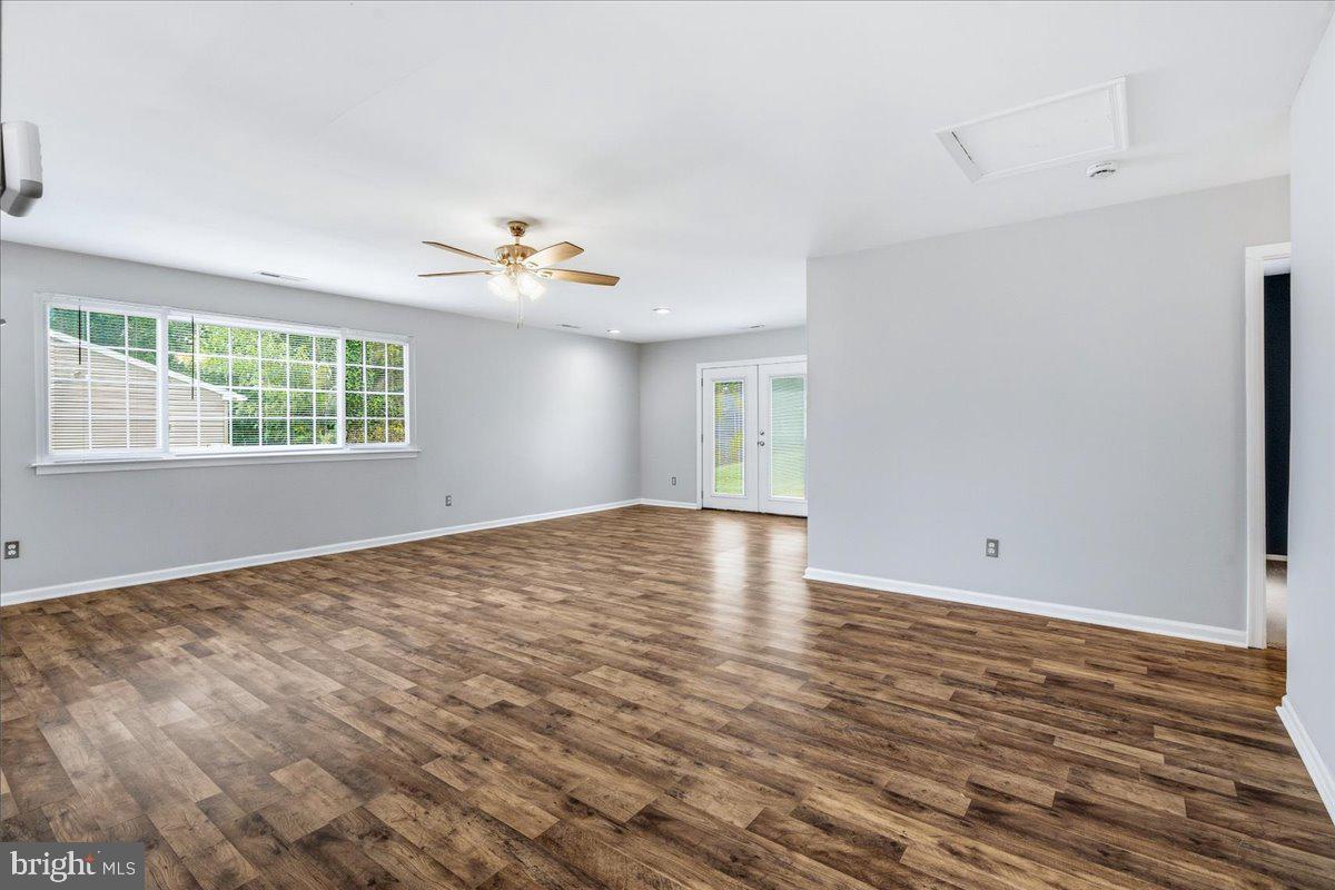 7165 Fairbrook Road Windsor Mill, MD 21244 - Photo 11 of 28 Living area