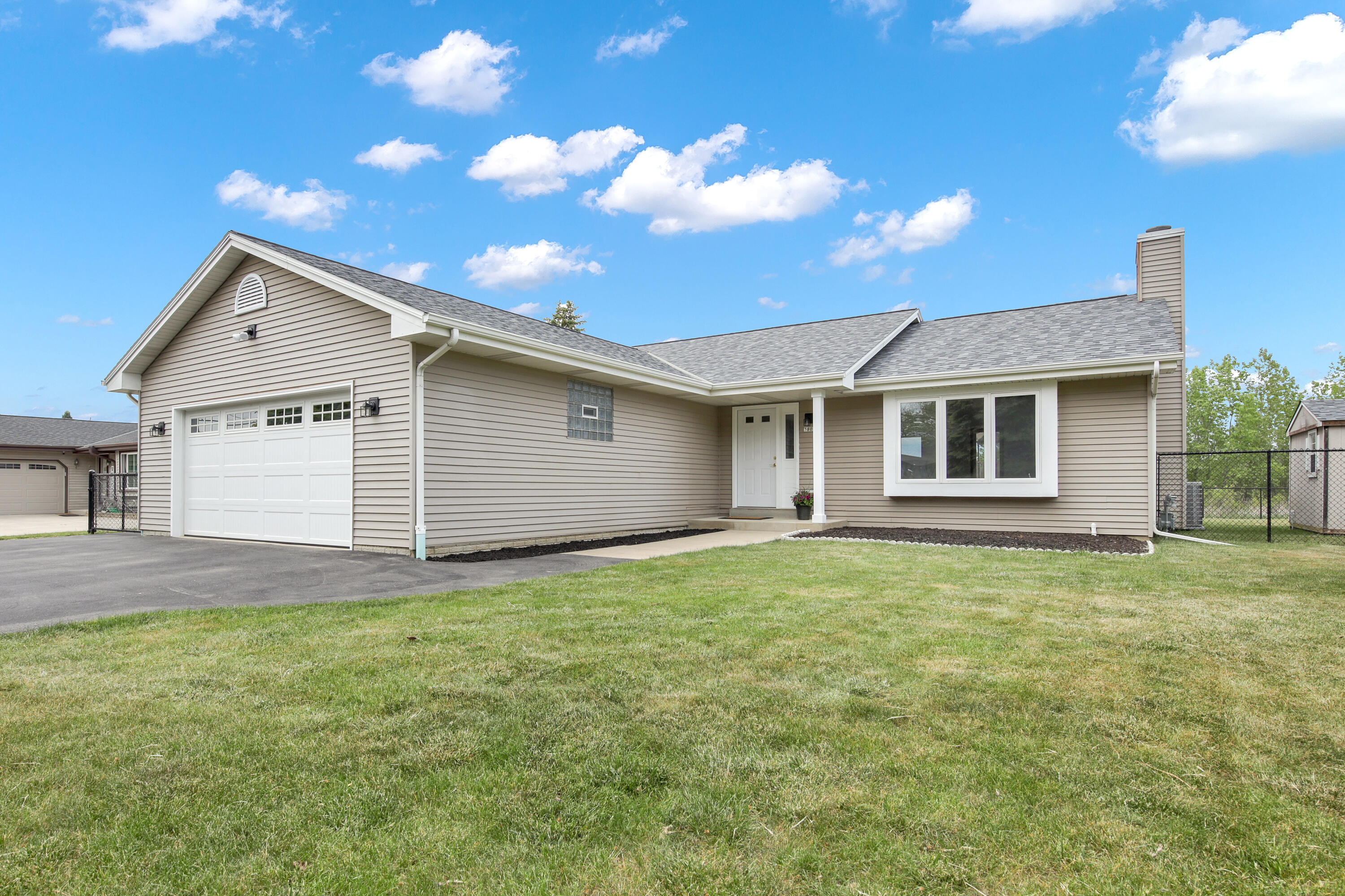 3800 East Elm Road Oak Creek, WI 53154 - Photo 3 of 28 3800 e elm rd-3