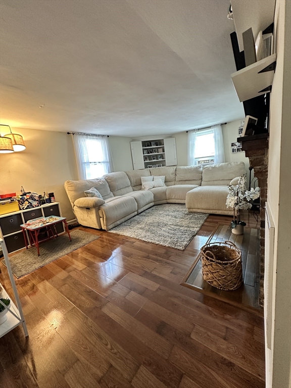 78 Upland Street Worcester, MA 01607 - Photo 5 of 24