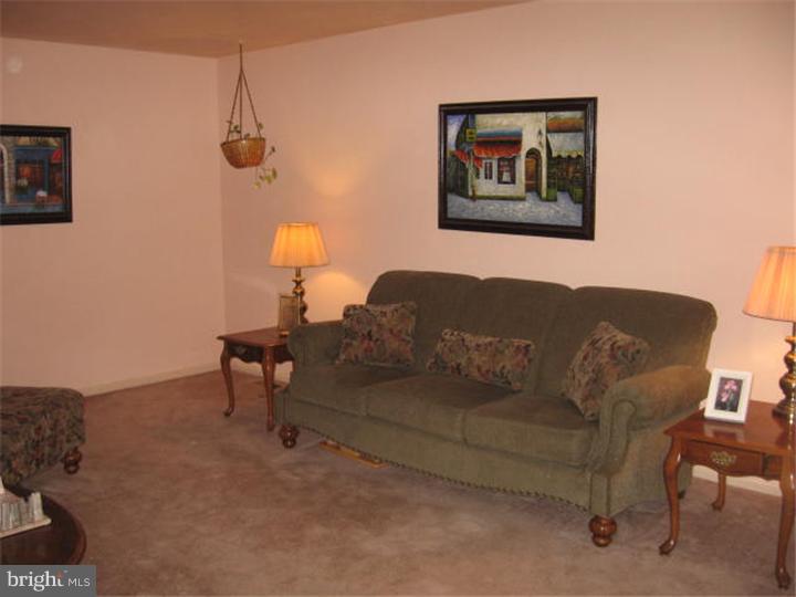 2 Spring Lake Court Sewell, NJ 08080 - Photo 9 of 19 Living Room