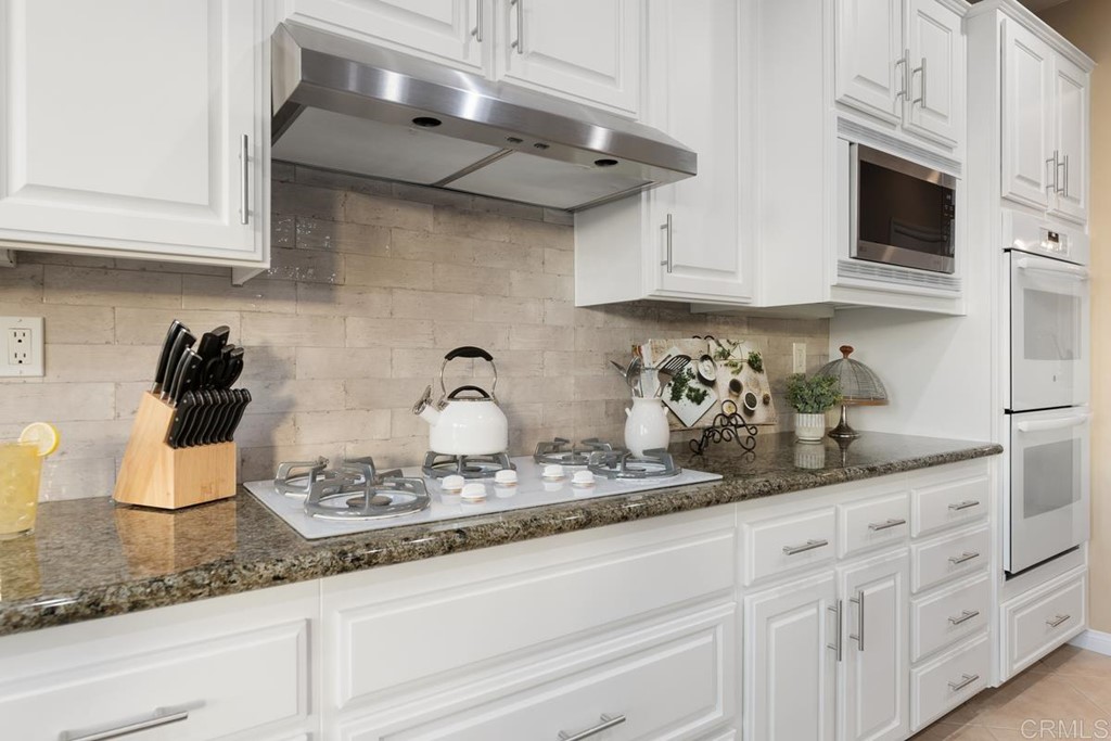 979 Canyon Heights San Marcos, CA 92078 - Photo 20 of 58