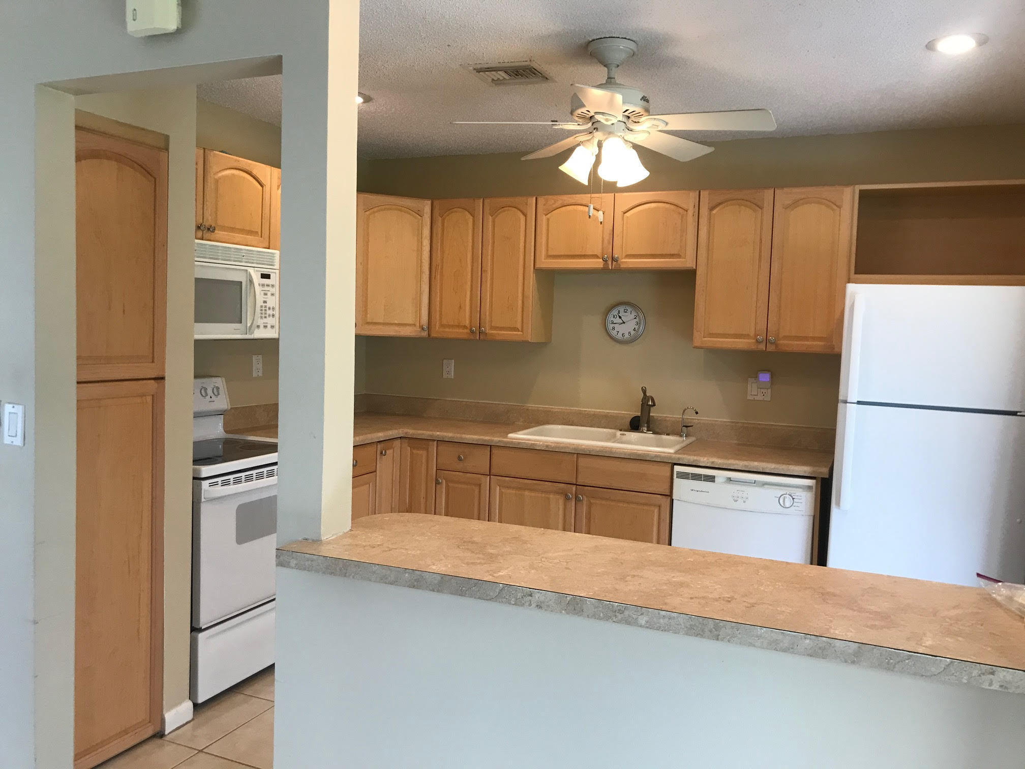 5048 Minto Road Boynton Beach, FL 33472 - Photo 4 of 12 Updated kitchen