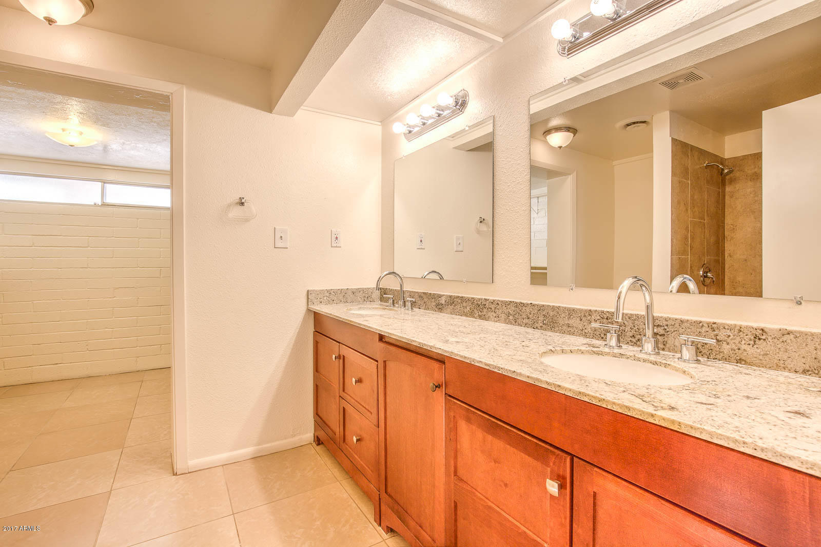 3726 West Royal Palm Road Phoenix, AZ 85051 - Photo 13 of 28 Master Bathroom