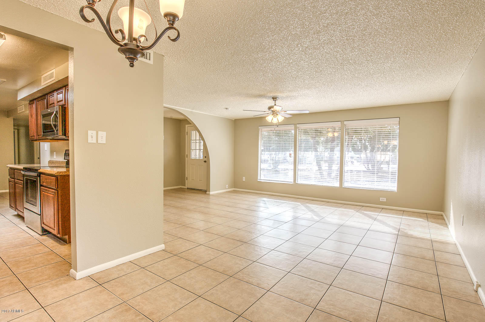 3726 West Royal Palm Road Phoenix, AZ 85051 - Photo 5 of 28 Great Room