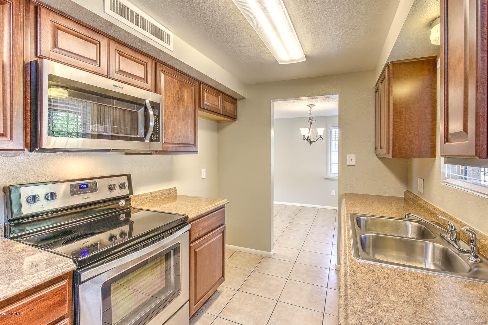 3726 West Royal Palm Road Phoenix, AZ 85051 - Photo 7 of 28 Kitchen
