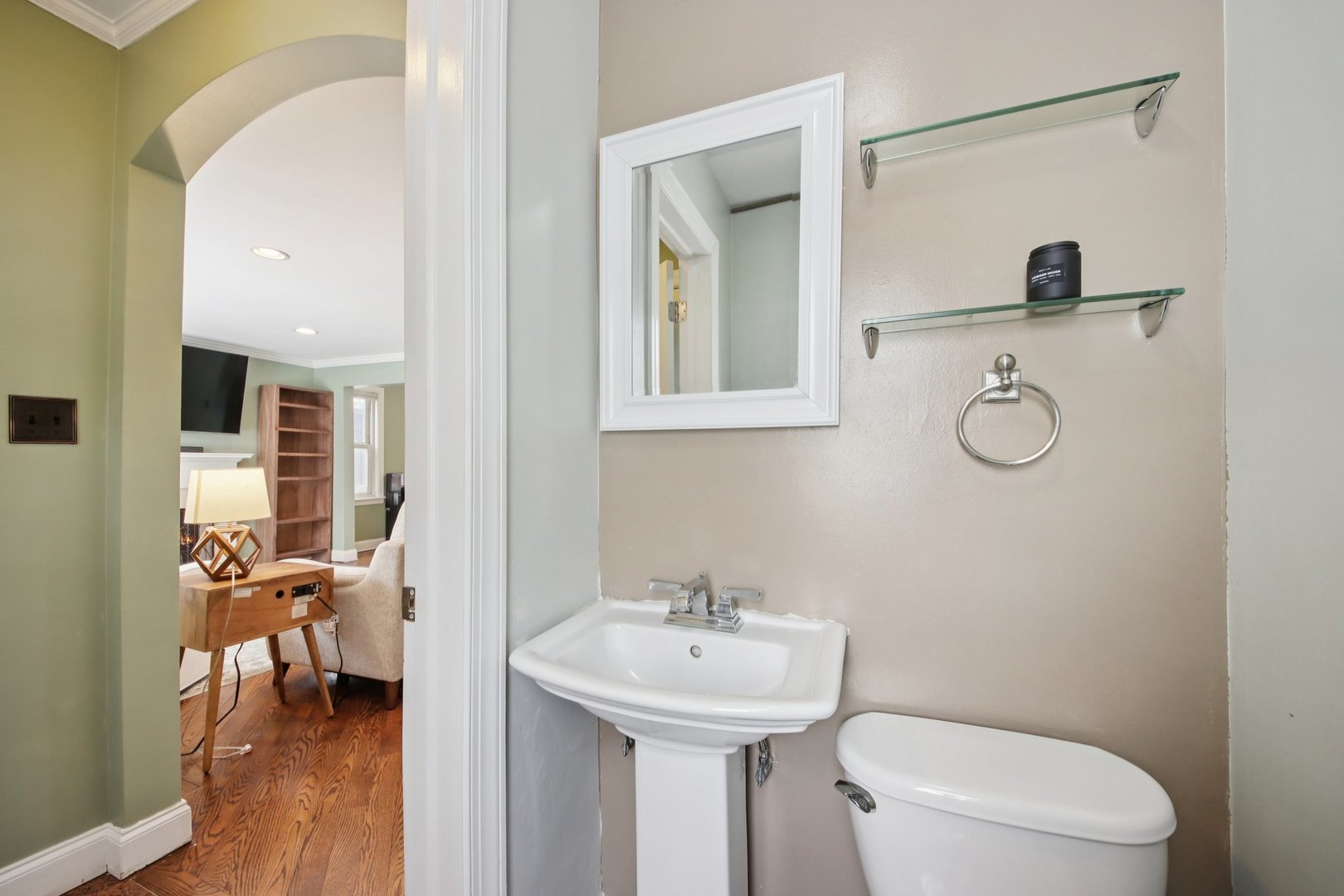 8646 Harms Road Skokie, IL 60077 - Photo 7 of 22