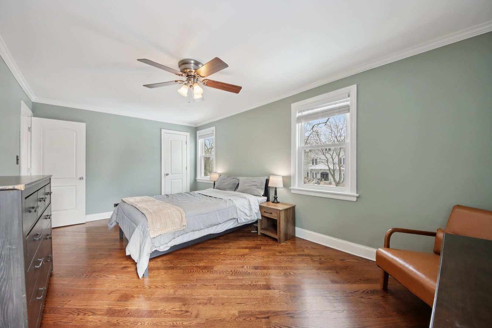 8646 Harms Road Skokie, IL 60077 - Photo 9 of 22