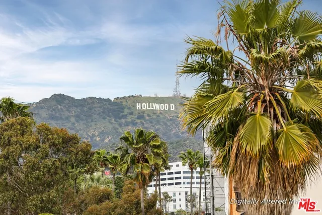 a view of entryway with a front door