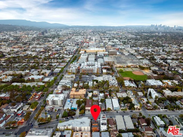 $9,800 | 1035 North Vista Street, West Hollywood, CA 90046