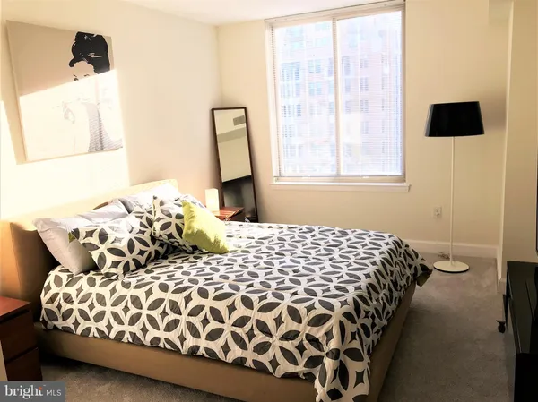 $3,300 | 1220 North Fillmore Street, Unit 710, Arlington, VA 22201