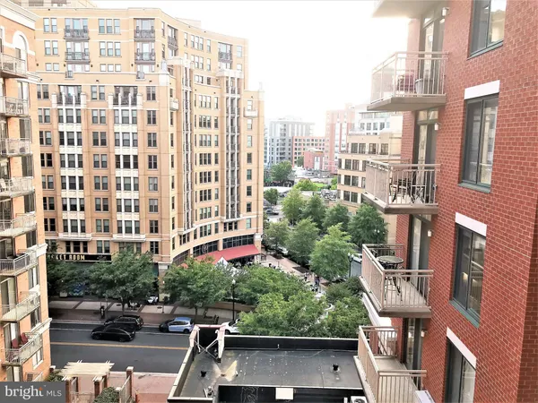 $3,300 | 1220 North Fillmore Street, Unit 710, Arlington, VA 22201