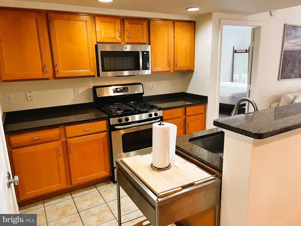 $3,300 | 1220 North Fillmore Street, Unit 710, Arlington, VA 22201